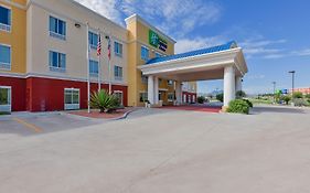 Holiday Inn Express And Suites Alpine By Ihg